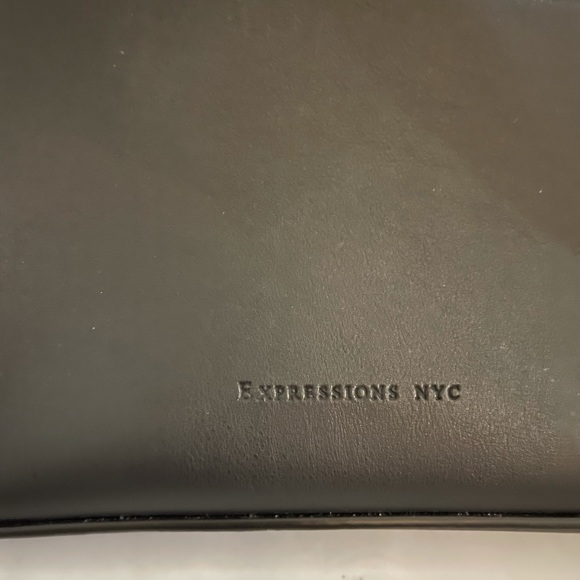 Large Vegan Leather Bag/Backpack - Picture 4 of 8